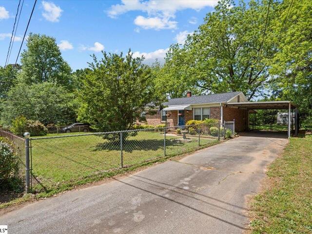 Photo of 310 Skyline Road