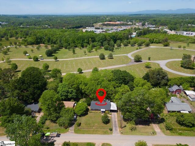 Photo of 310 Skyline Road