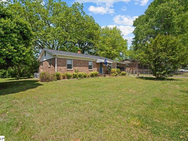 Photo of 310 Skyline Road