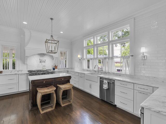 Photo of 109 W Curtis Street