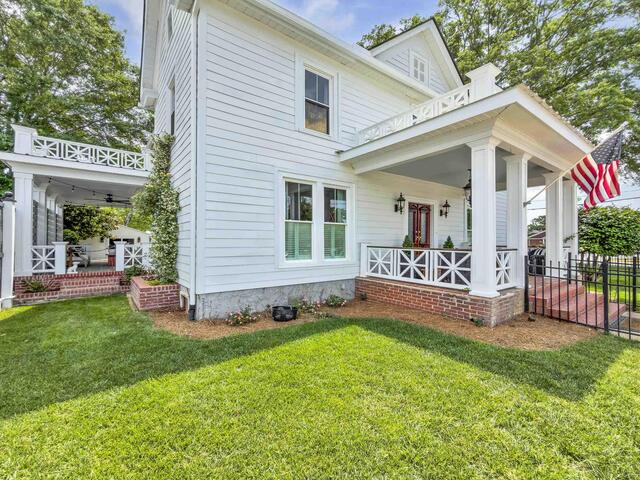Photo of 109 W Curtis Street