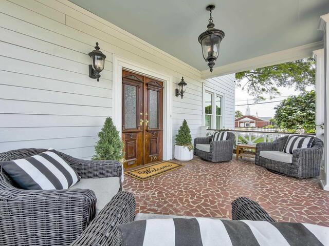 Photo of 109 W Curtis Street