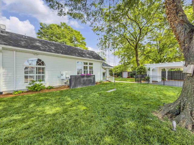 Photo of 109 W Curtis Street