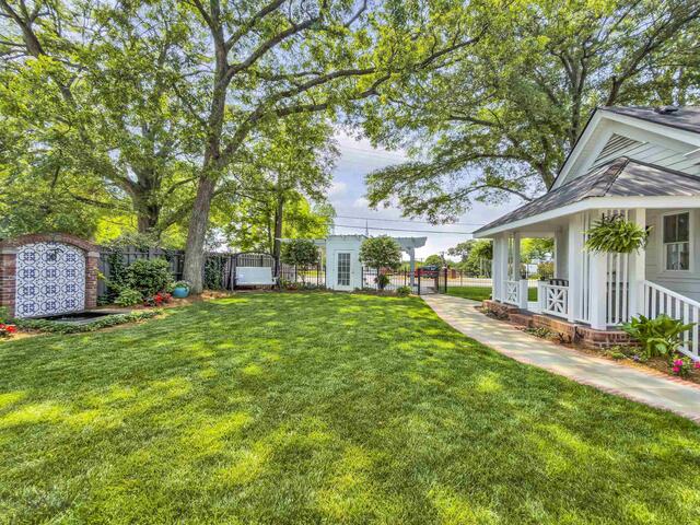 Photo of 109 W Curtis Street