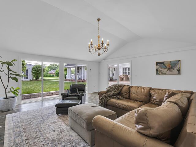 Photo of 109 W Curtis Street