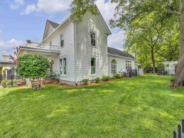 Photo of 109 W Curtis Street