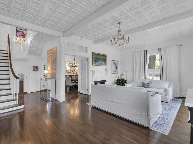 Photo of 109 W Curtis Street