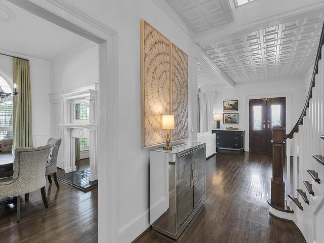 Photo of 109 W Curtis Street
