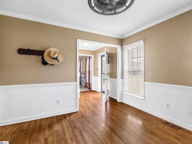 Photo of 101 Jamestown Court