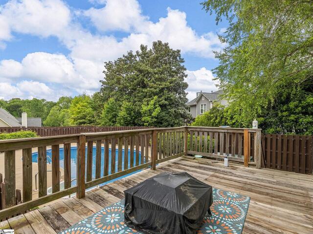 Photo of 101 Jamestown Court