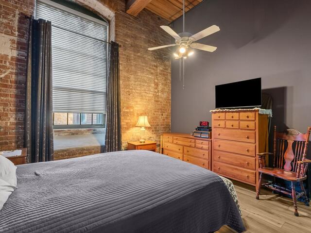 Photo of 400 Mills Avenue