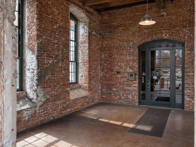 Photo of 400 Mills Avenue
