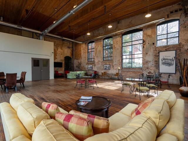 Photo of 400 Mills Avenue