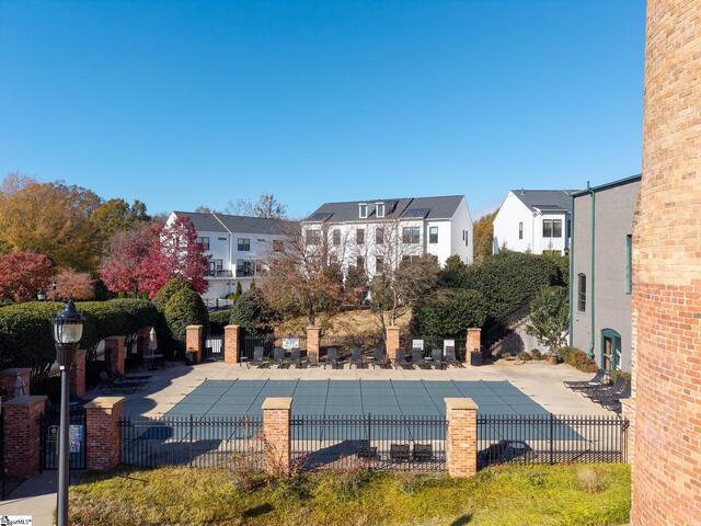 Photo of 400 Mills Avenue