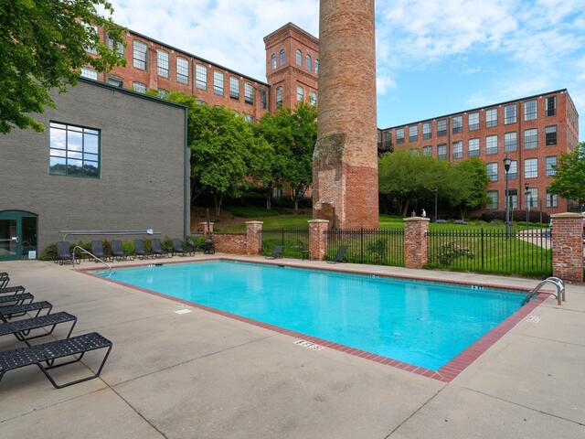 Photo of 400 Mills Avenue
