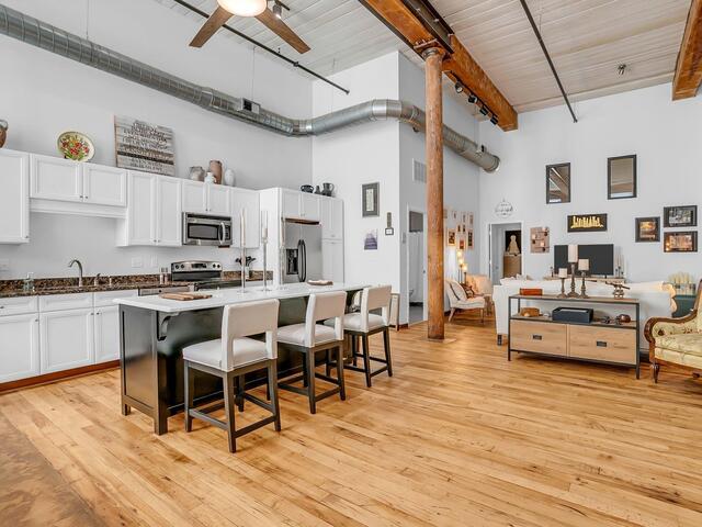 Photo of 300 South Street