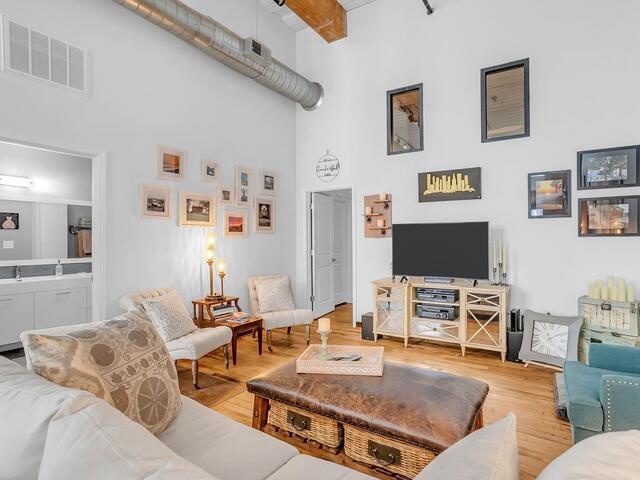 Photo of 300 South Street