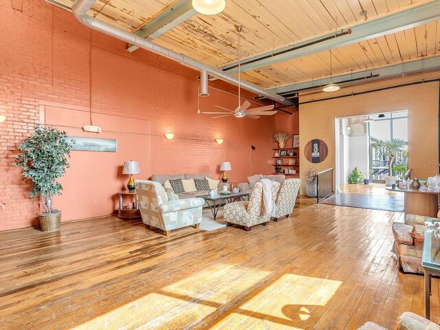 Photo of 300 South Street