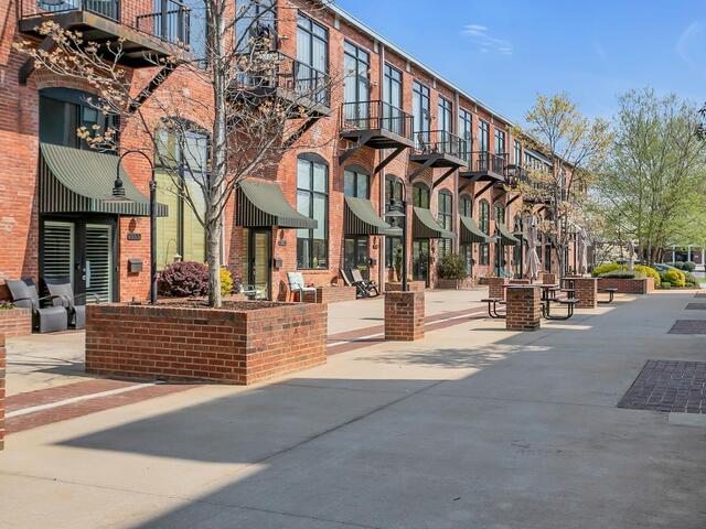 Photo of 300 South Street
