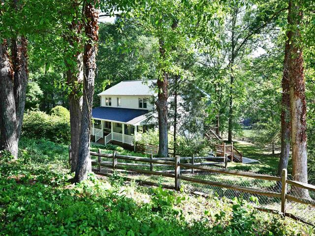 Photo of 215 Riverside Drive