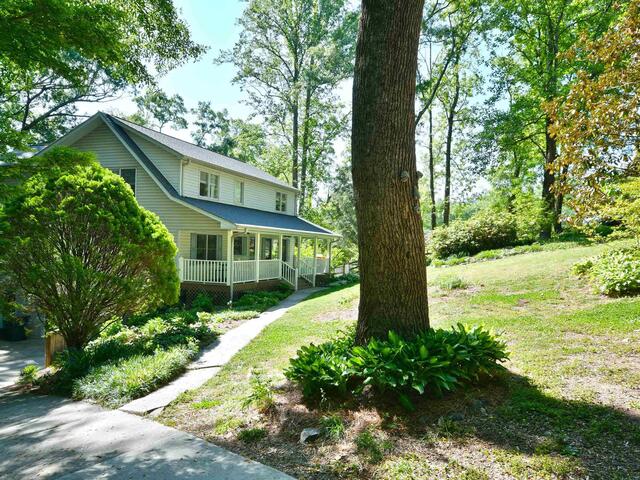 Photo of 215 Riverside Drive