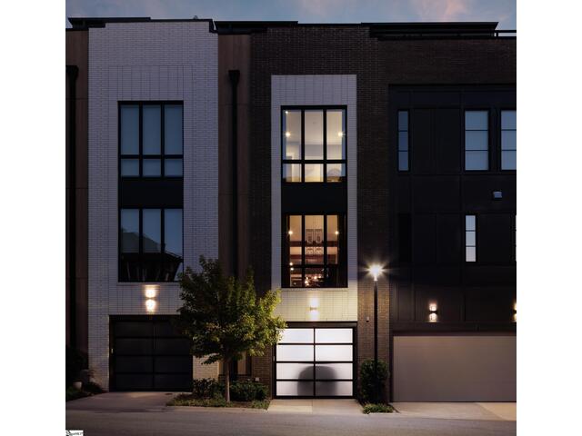 Photo of 611 N Main Street