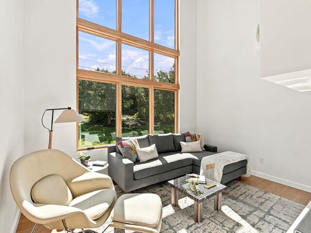 Photo of 15 E Montclair Avenue
