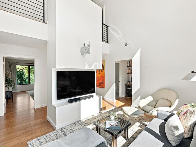 Photo of 15 E Montclair Avenue