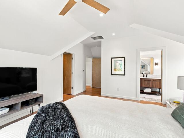Photo of 15 E Montclair Avenue