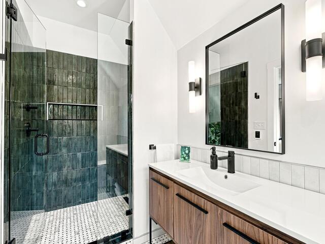 Photo of 15 E Montclair Avenue