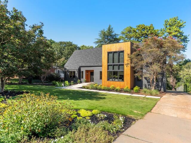 Photo of 15 E Montclair Avenue