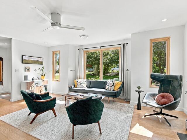 Photo of 15 E Montclair Avenue