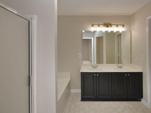 Photo of 614 Fairview Lake Way