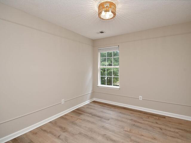 Photo of 614 Fairview Lake Way