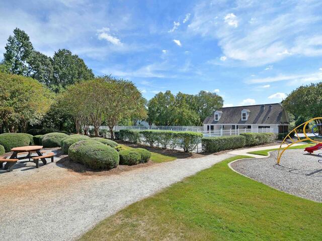 Photo of 614 Fairview Lake Way