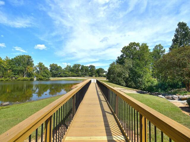 Photo of 614 Fairview Lake Way