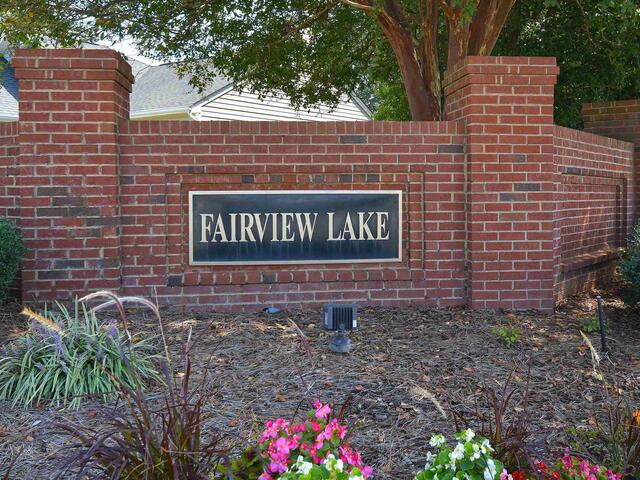 Photo of 614 Fairview Lake Way