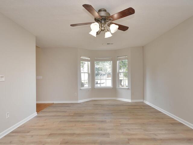 Photo of 614 Fairview Lake Way