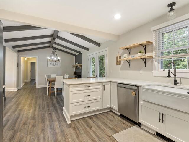 Photo of 6 N Oak Forest Drive