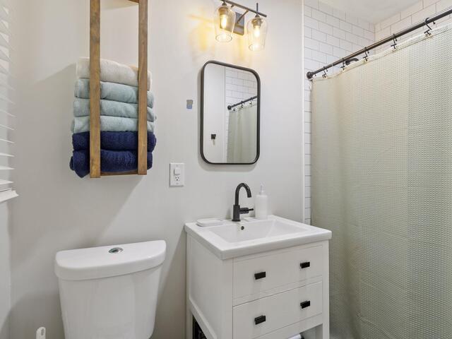 Photo of 6 N Oak Forest Drive