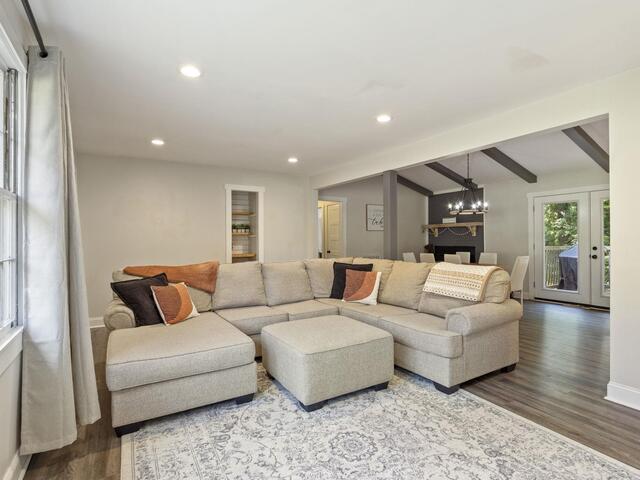 Photo of 6 N Oak Forest Drive