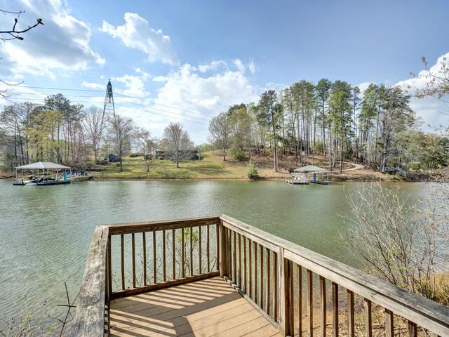 Photo of 122 & 126 Island Drive
