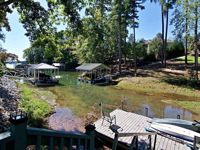 Photo of 206 Petty Road