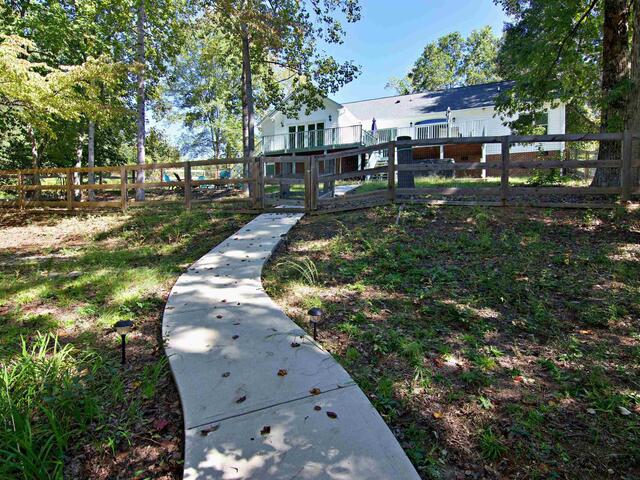 Photo of 206 Petty Road