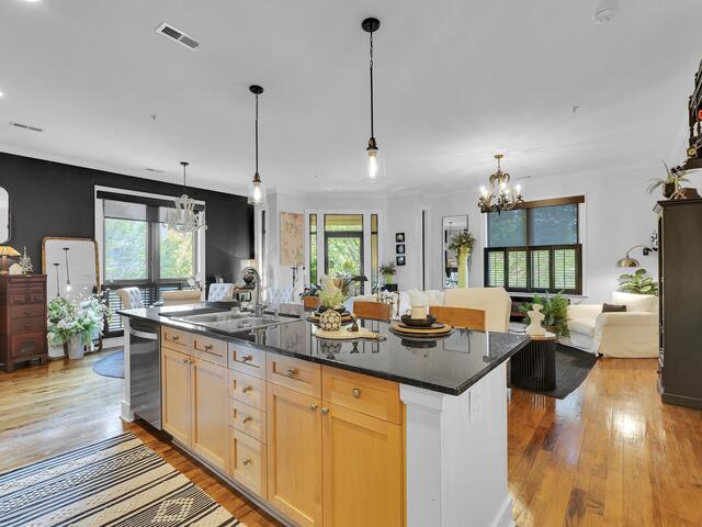 Photo of 224 S Laurens Street