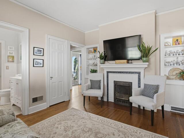 Photo of 2421 Augusta Street