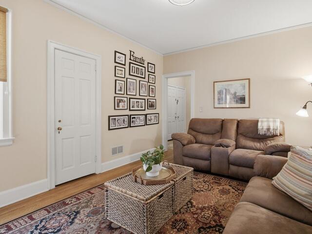 Photo of 2421 Augusta Street