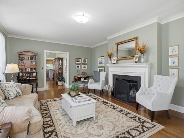 Photo of 2421 Augusta Street