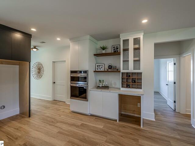 Photo of 3392 Fairview Road