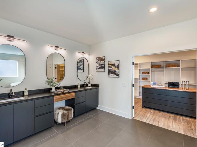 Photo of 3392 Fairview Road